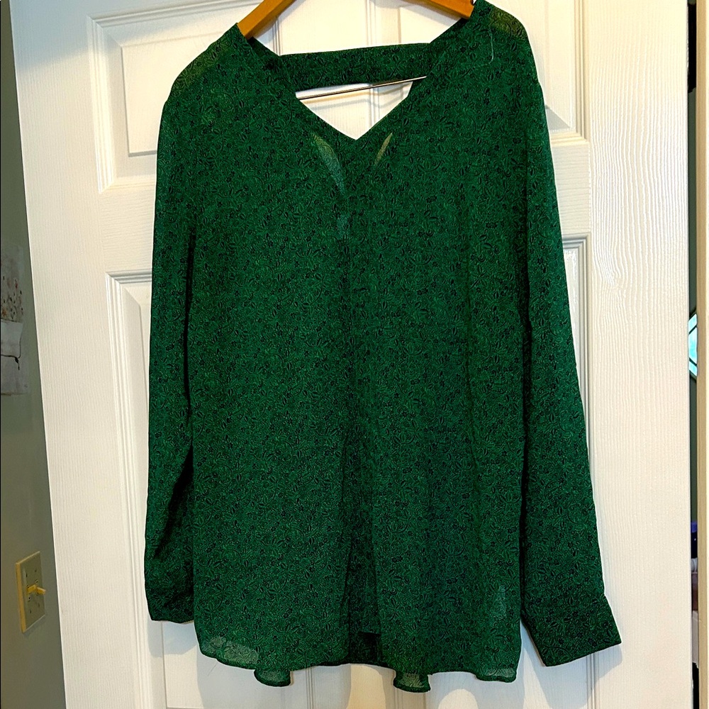 CAbi Forest Green V-Neck Blouse xl never worn in excellent condition